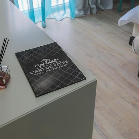 "L'Art De Vivre" Resort Корча Екстер'єр фото