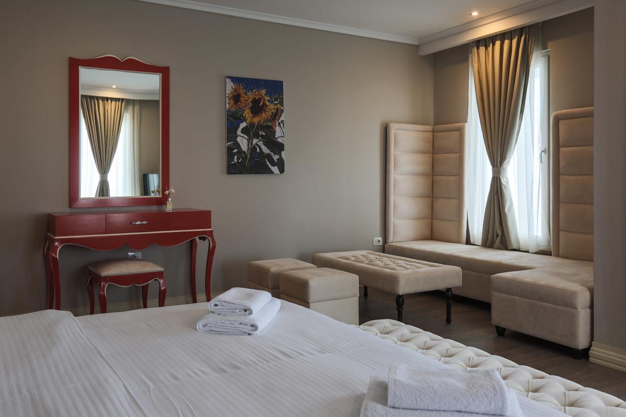 "L'Art De Vivre" Resort Корча Екстер'єр фото