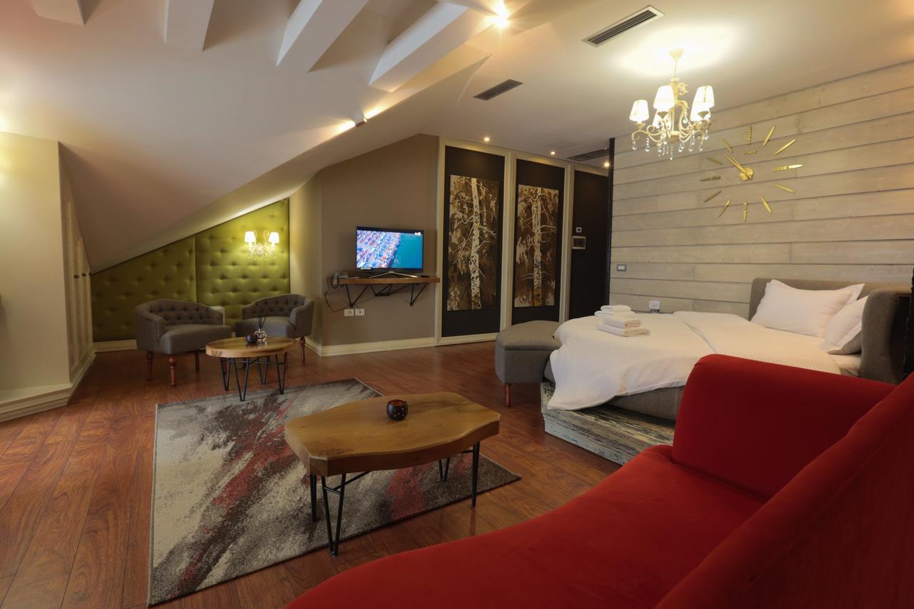"L'Art De Vivre" Resort Корча Екстер'єр фото