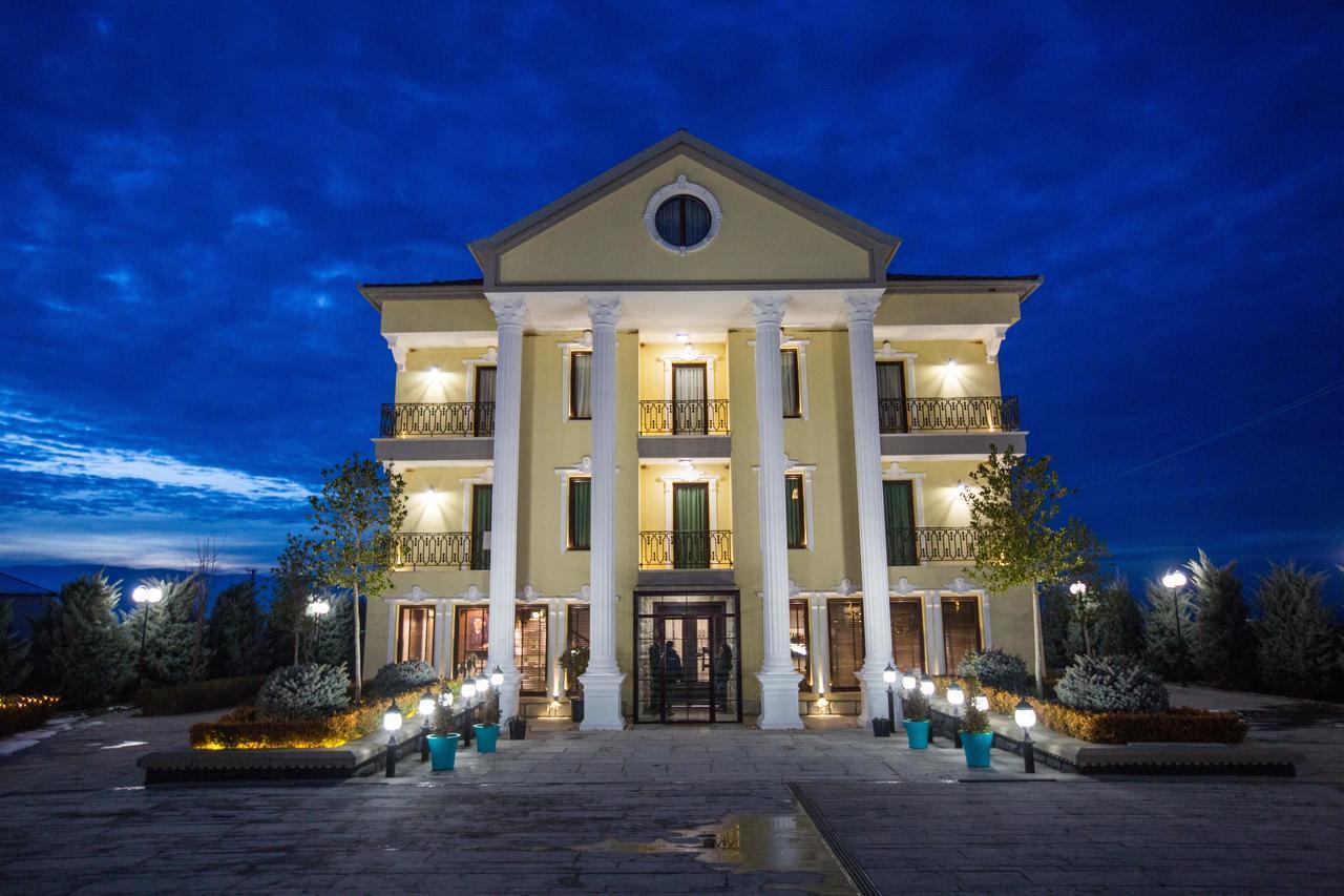 "L'Art De Vivre" Resort Корча Номер фото