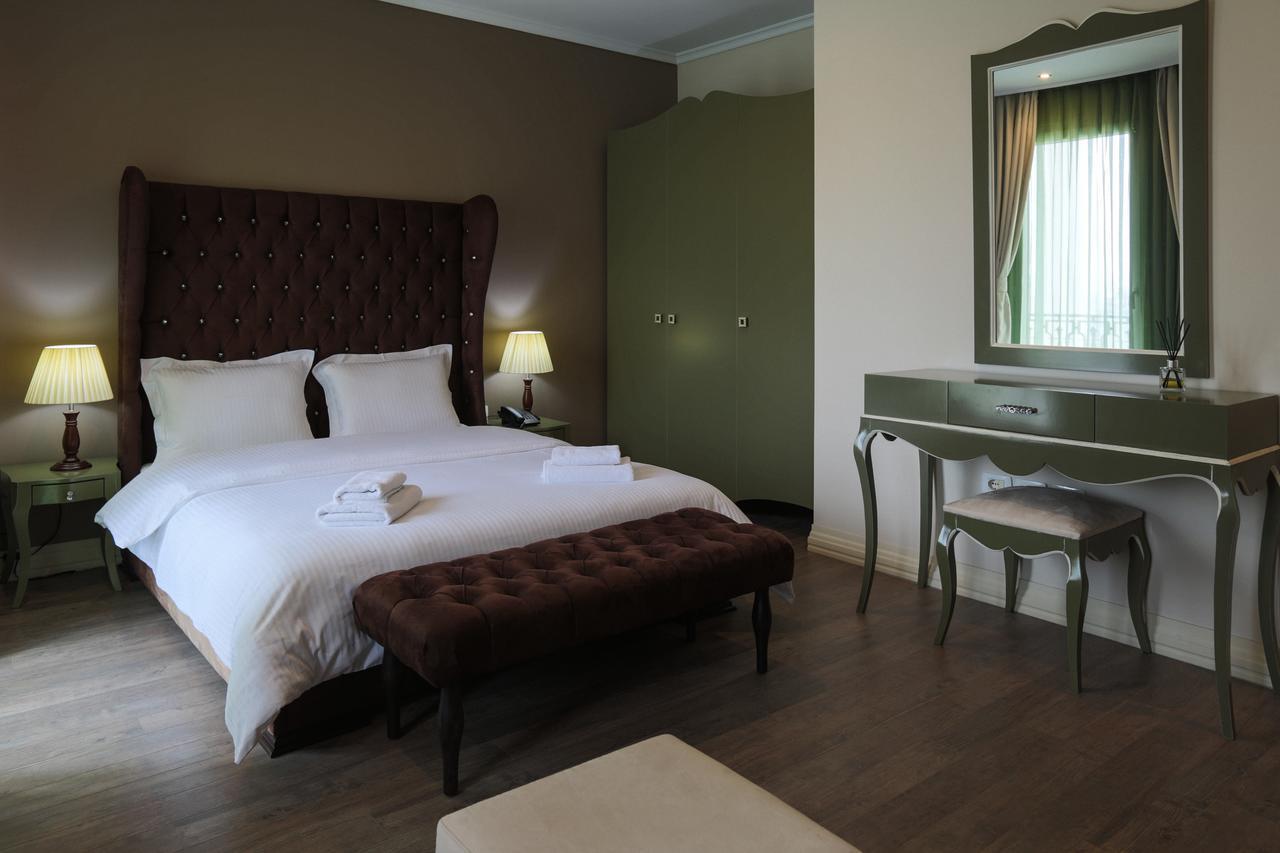 "L'Art De Vivre" Resort Корча Екстер'єр фото