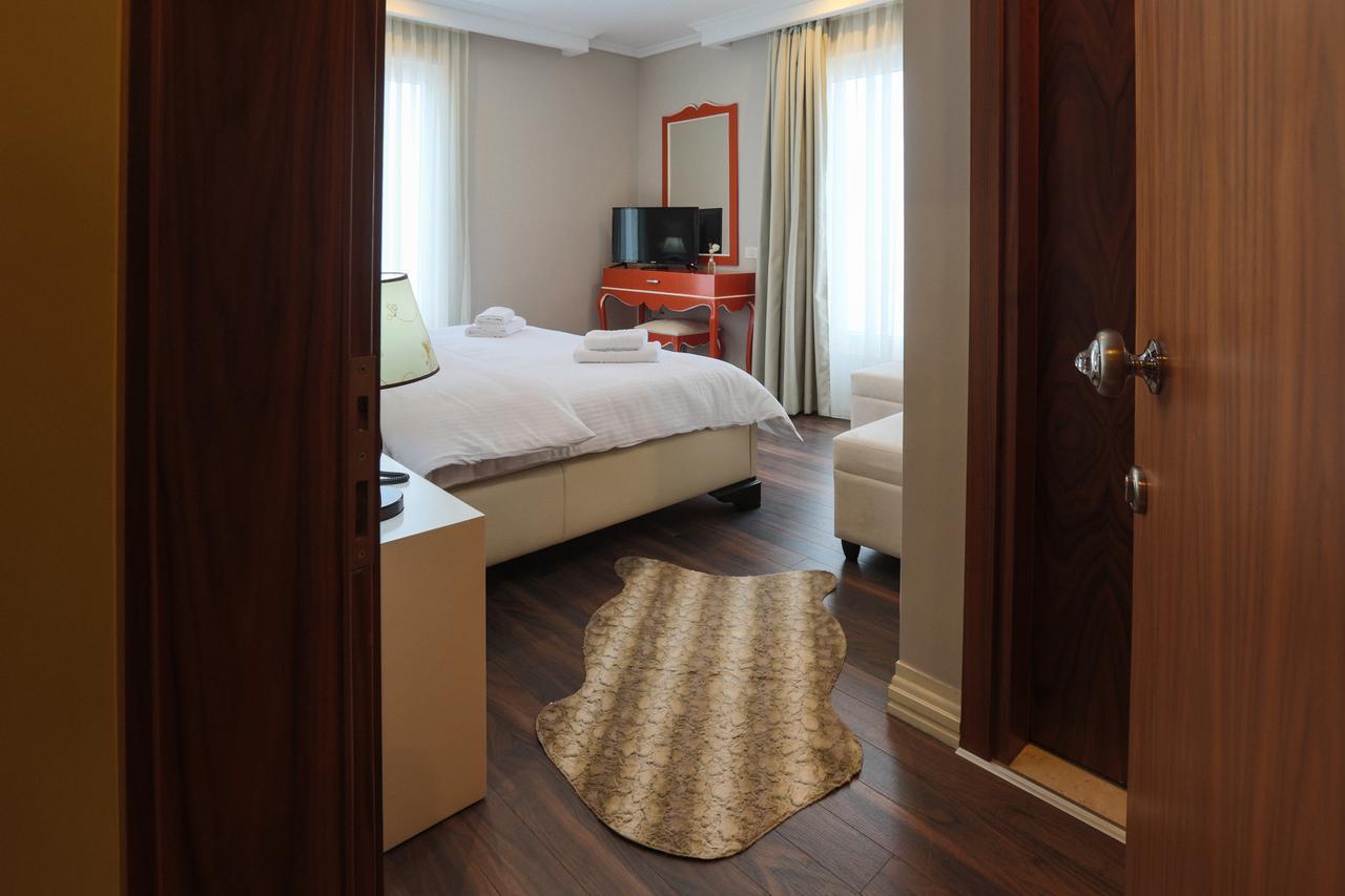 "L'Art De Vivre" Resort Корча Екстер'єр фото