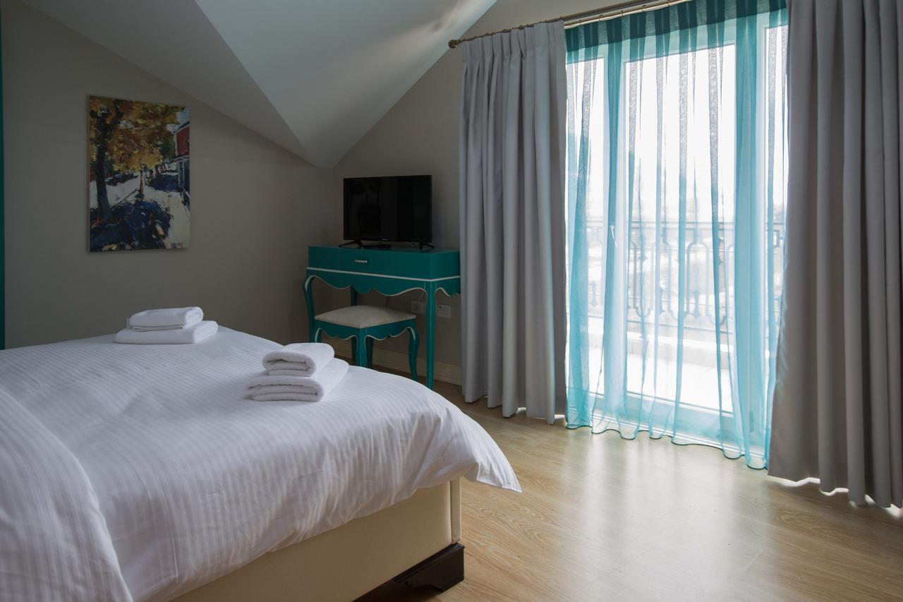 "L'Art De Vivre" Resort Корча Екстер'єр фото