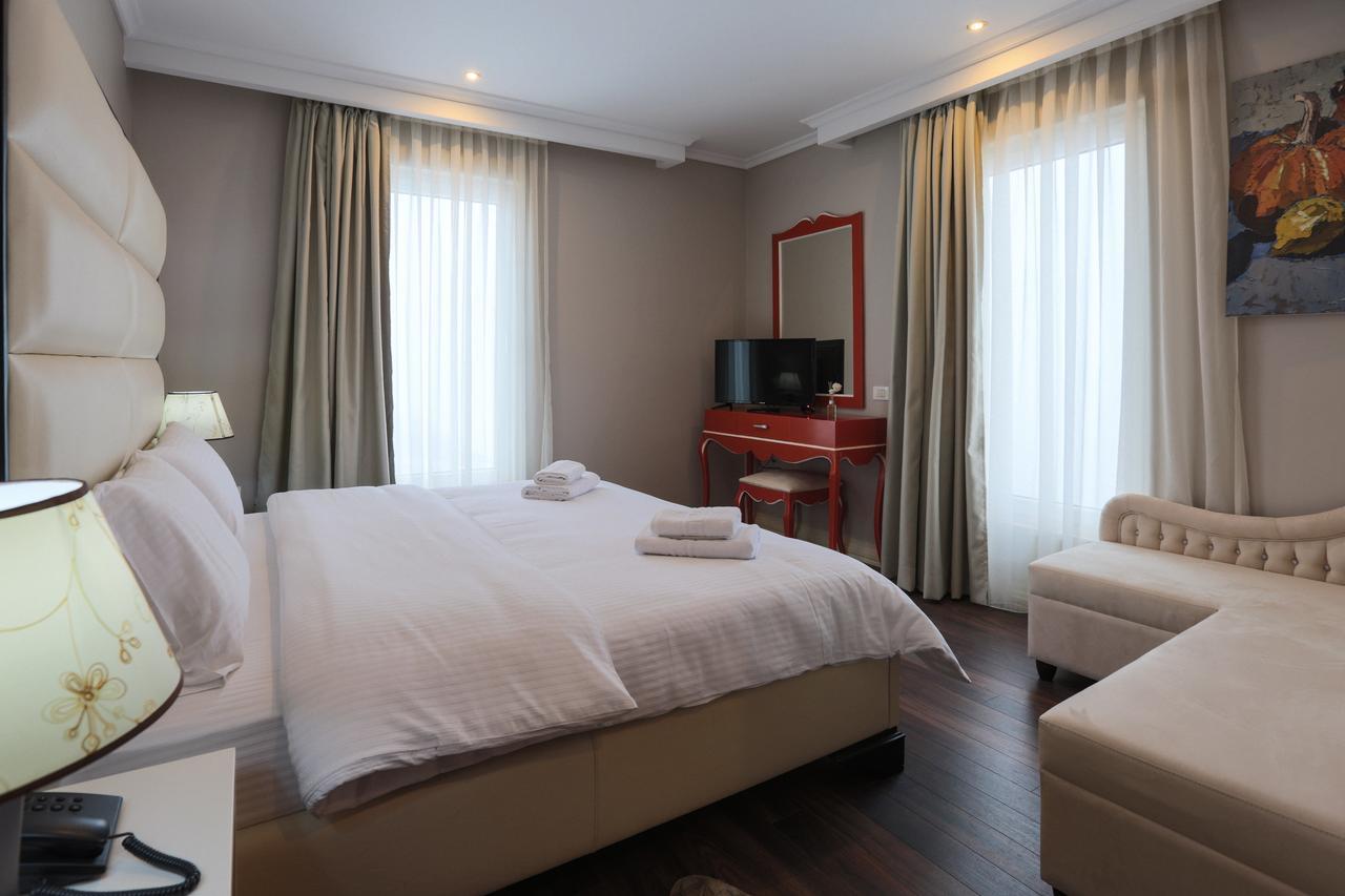 "L'Art De Vivre" Resort Корча Екстер'єр фото