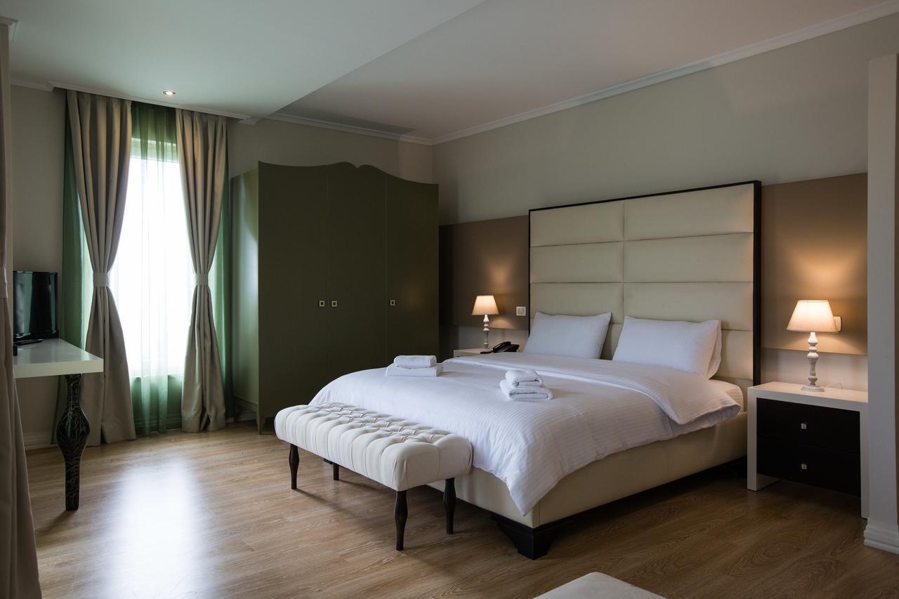 "L'Art De Vivre" Resort Корча Екстер'єр фото
