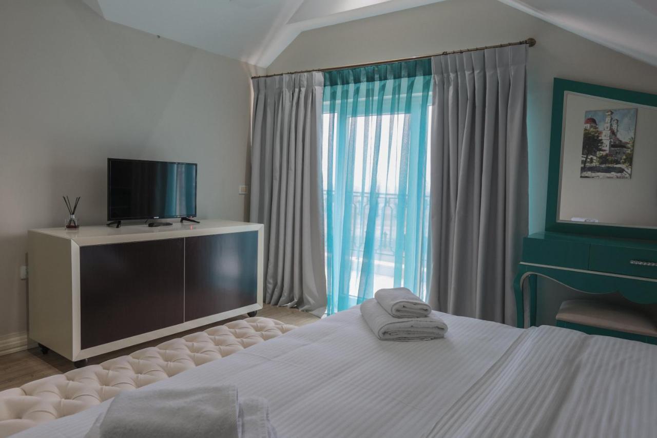 "L'Art De Vivre" Resort Корча Екстер'єр фото